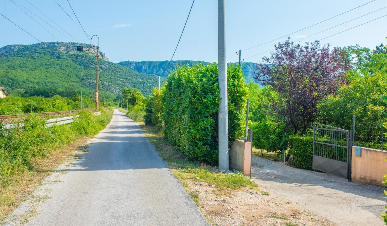 Holiday Home Narona Mostar Eksteriør bilde