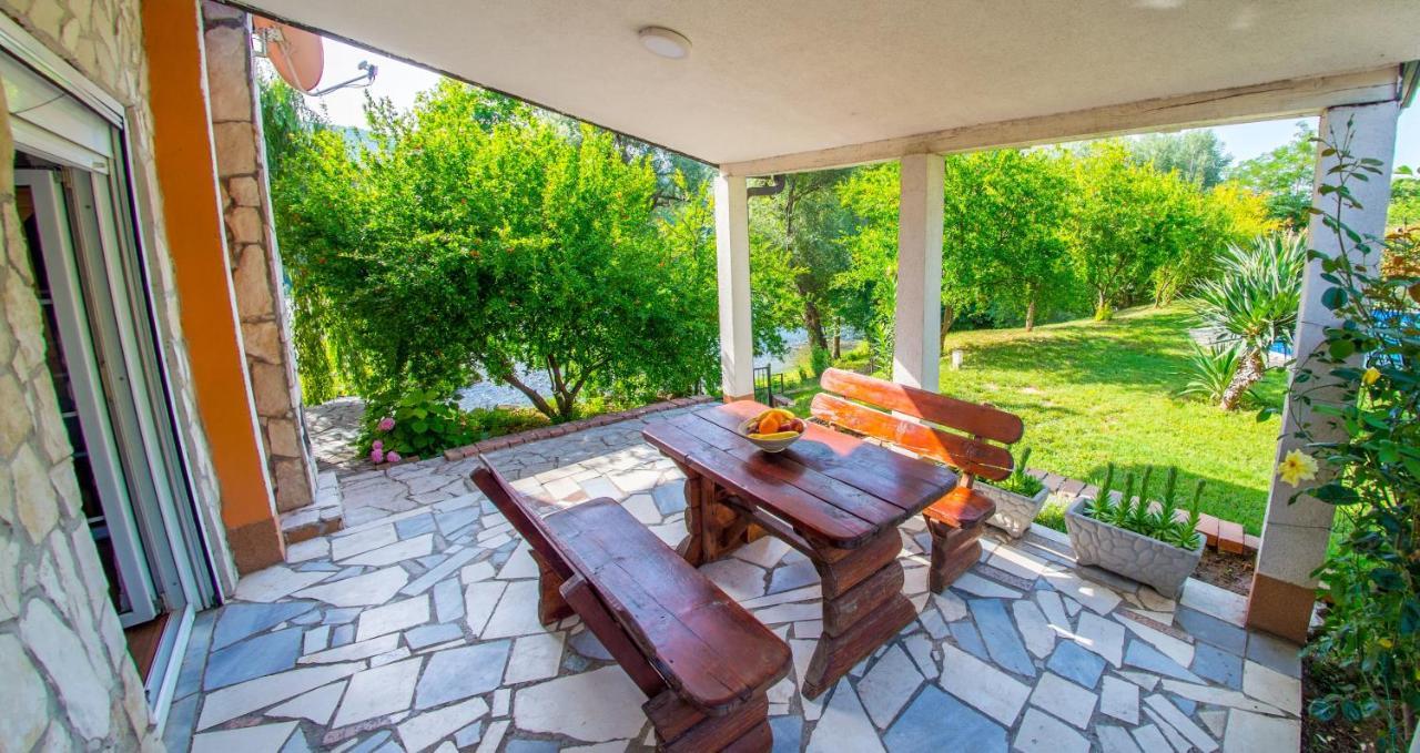 Holiday Home Narona Mostar Eksteriør bilde