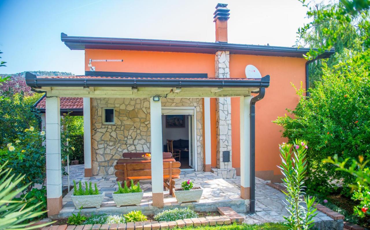 Holiday Home Narona Mostar Eksteriør bilde